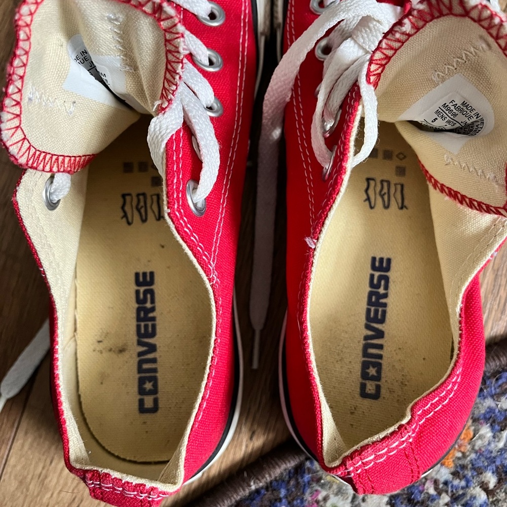 Red chucks - Picture 3 of 7
